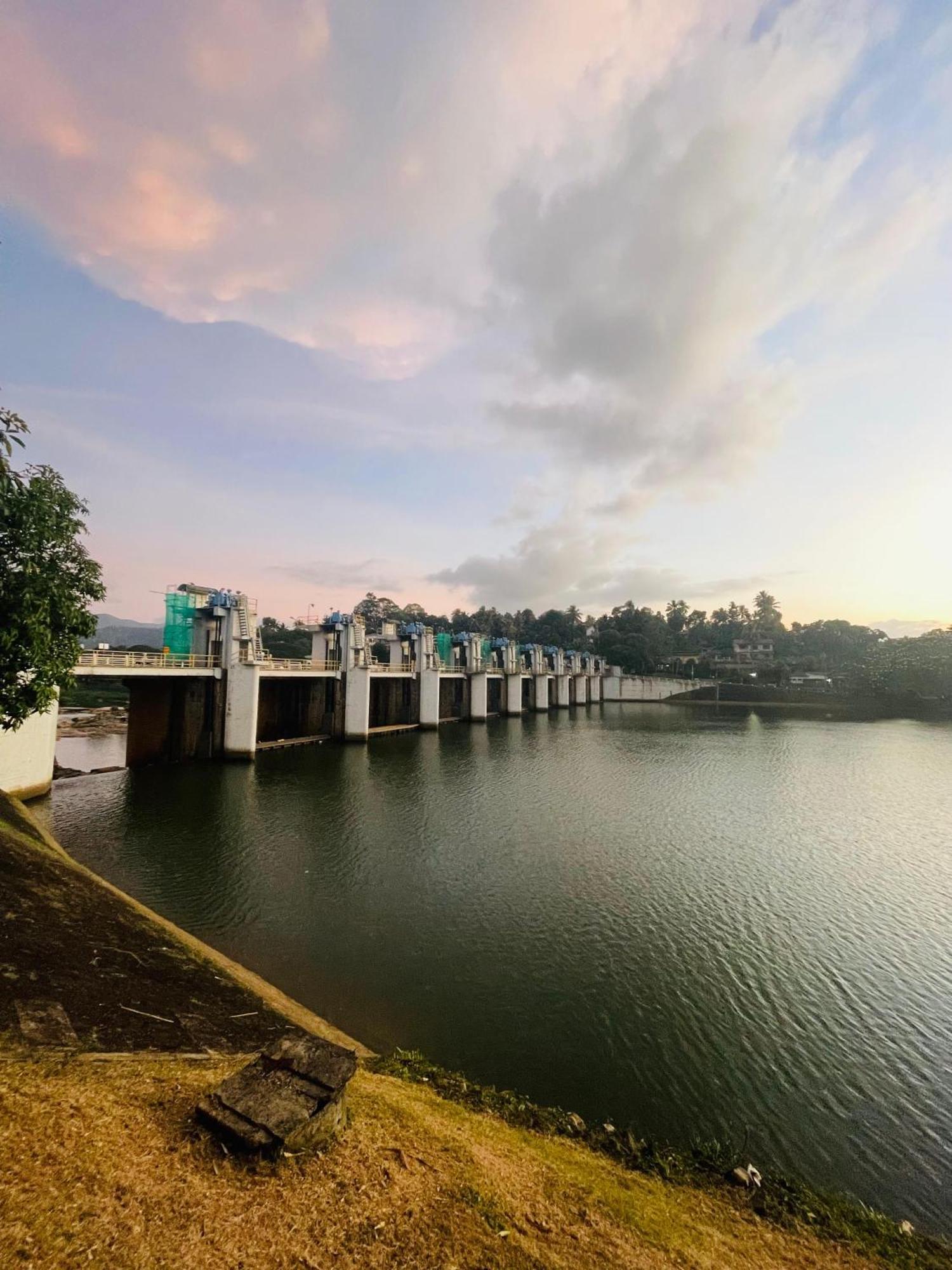 Mahaweli View Bungalow Kandy Exteriér fotografie